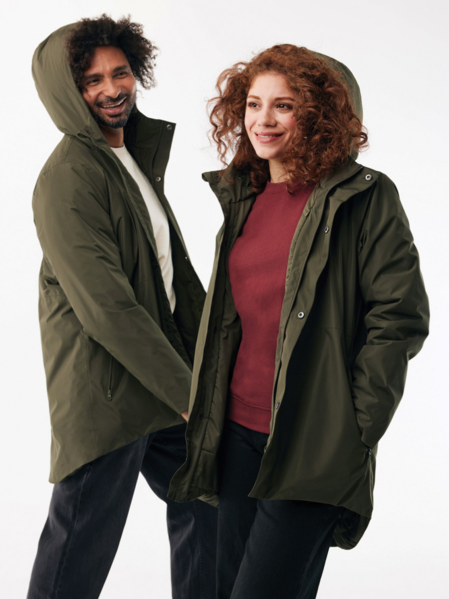 Praktisk regnjakke med tryk
