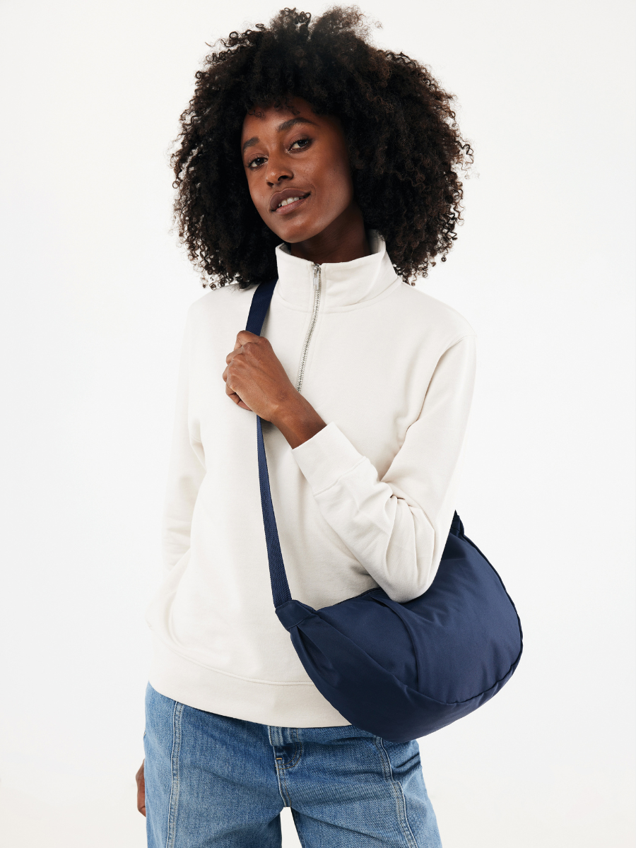 Iskar sling-taske i rPET med logo